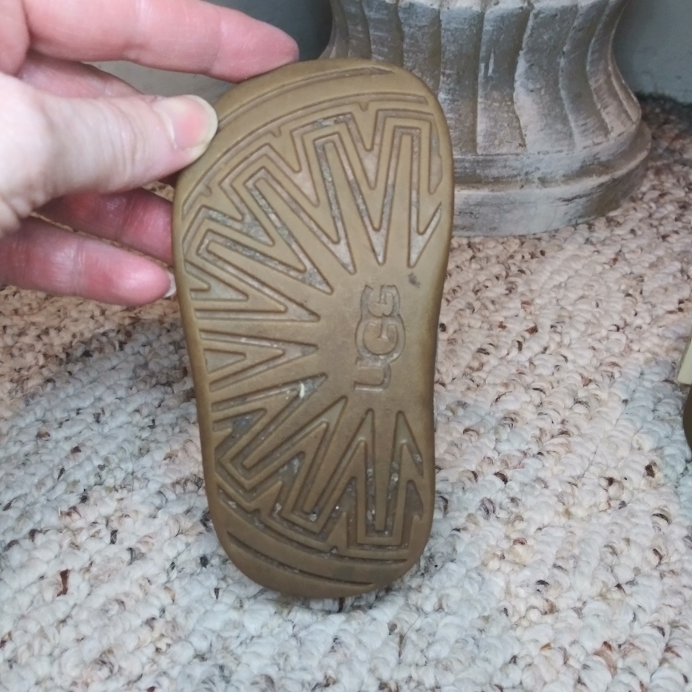 UGG Kristjan Toddler Distressed Metallic Suede Chukka Boots - Picture 9 of 10